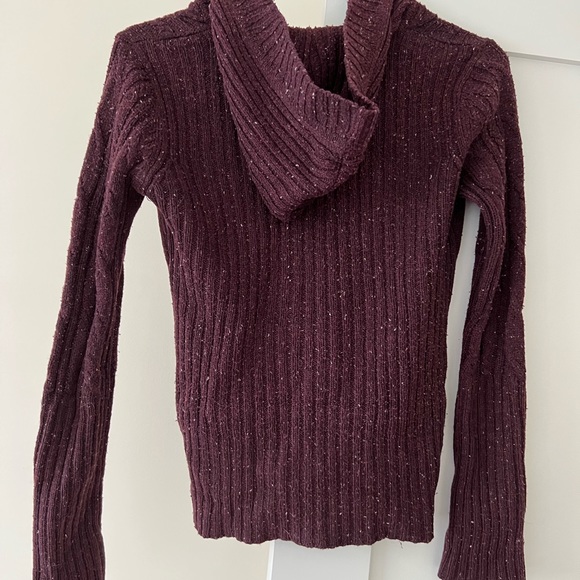 Women’s burgundy sweater with hood - Picture 2 of 2
